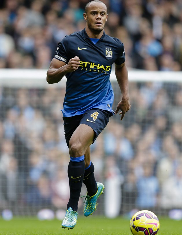 Kompany the best centre-half you will see - Former Man City midfielder Hargreaves