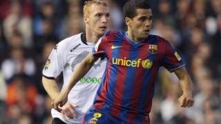 Arsenal ponder shock bid for Barcelona star Daniel Alves