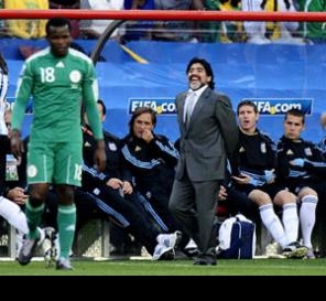 Argentina's Maradona calls for critics to apologise