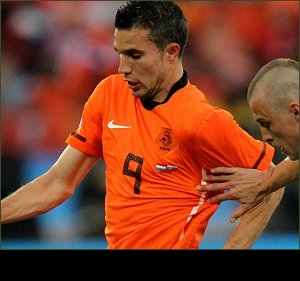 Why Arsenal must dump Van Persie and take the £40M-plus on offer