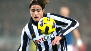 Juventus make stunning cash-plus-players offer for Napoli's Cavani
