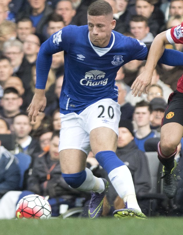 Martinez insists Everton won't sell stars in January