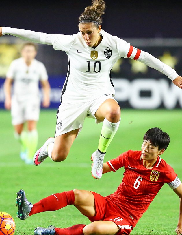 The Week in Women's Football: CONCACAF awards; Ireland in California