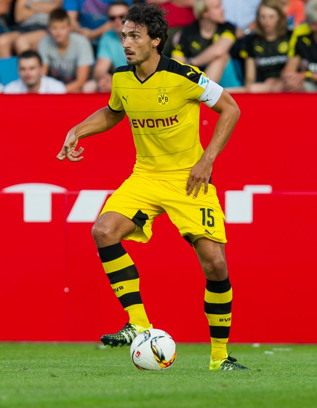 Liverpool, Man Utd target Hummels BENCHED by BVB