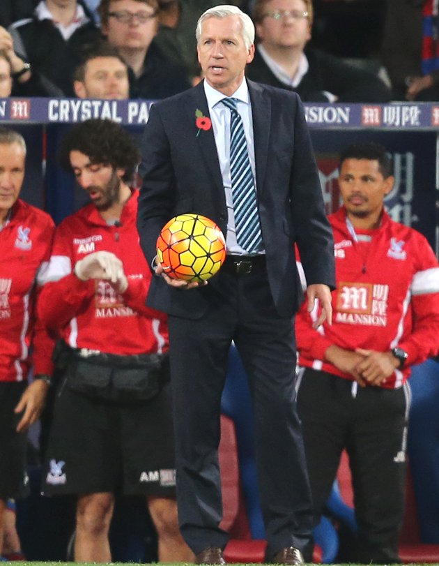​Pardew not complacent over Palace relegation threat