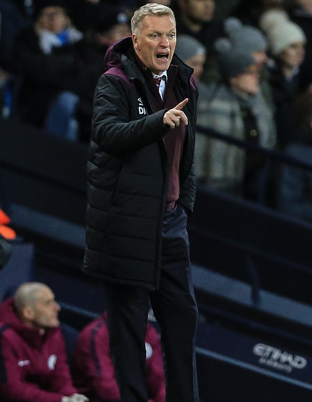 West Ham inform technical director candidates Moyes staying