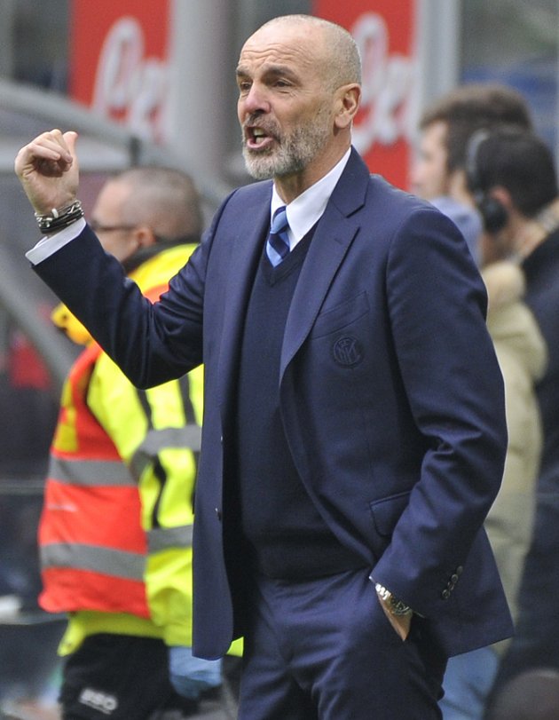 Fiorentina coach Stefano Pioli frustrated after being held by Frosinone