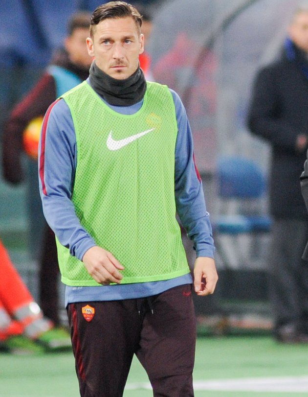 Totti Roma contract talks stall over retirement role