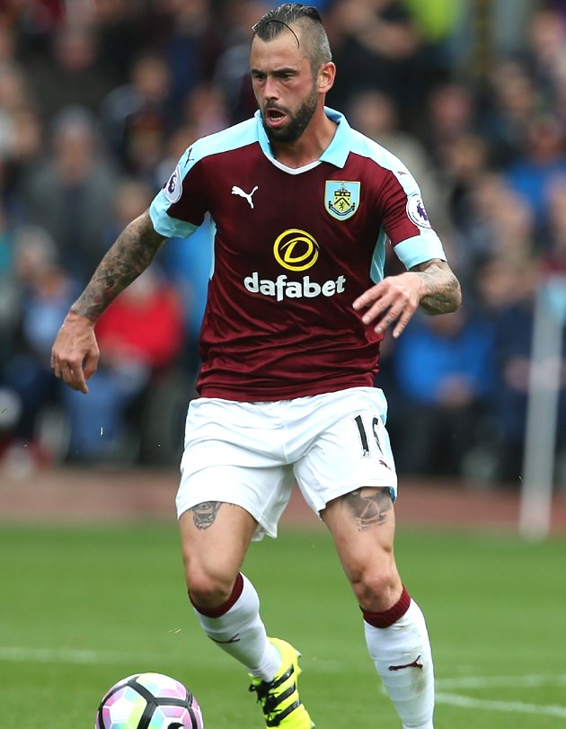 Defour extends Burnley contract by 12 months