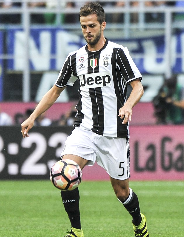 Man City table offer for Juventus midfielder Miralem Pjanic