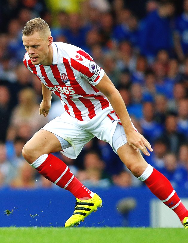 Stoke manager Hughes blasts BBC for Shawcross criticism