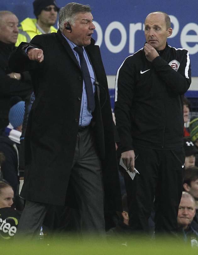 Everton boss Allardyce: Sack rumours won't leave me