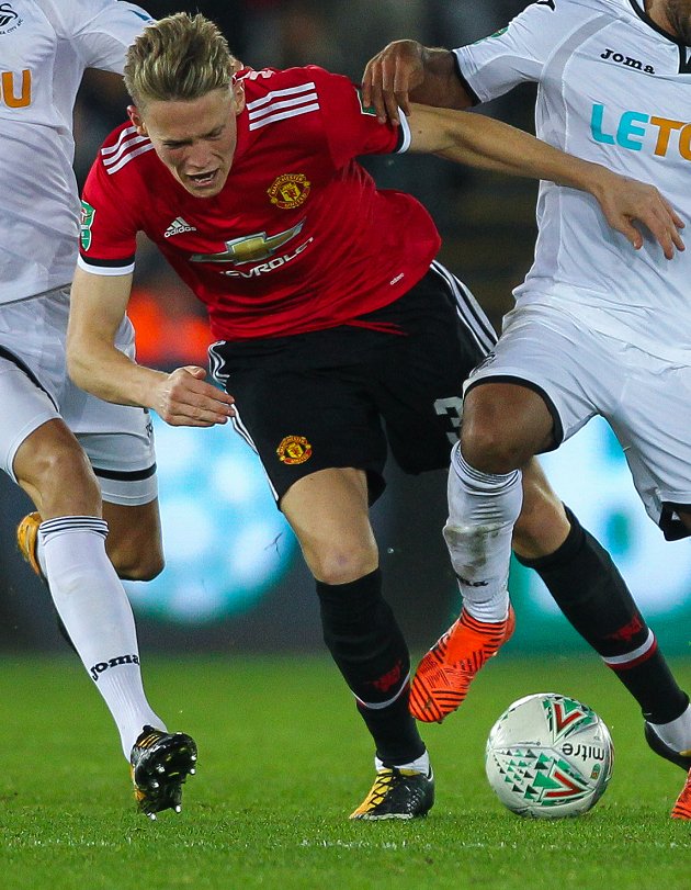 Man Utd captain Carrick: McTominay can succeed me here