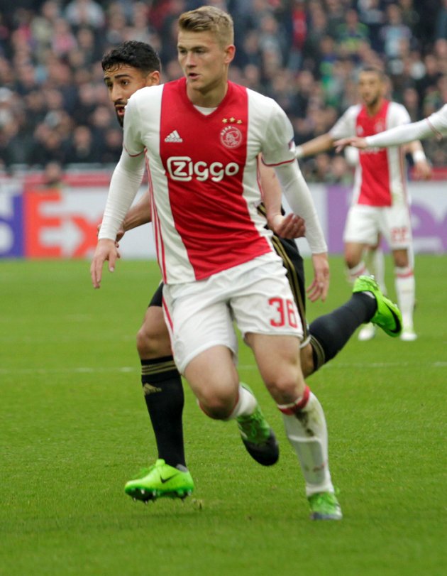 Ajax defender Matthijs de Ligt: I'll take Barcelona over Manchester