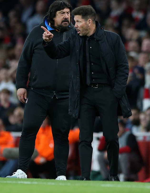 Atletico Madrid coach Simeone loses it with reporter after Barcelona draw