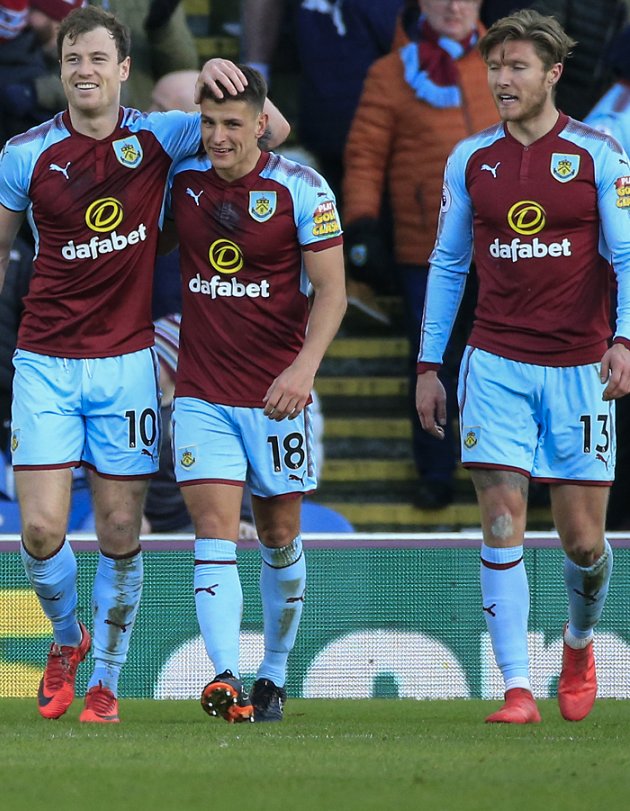 Young Burnley trio sign new contracts