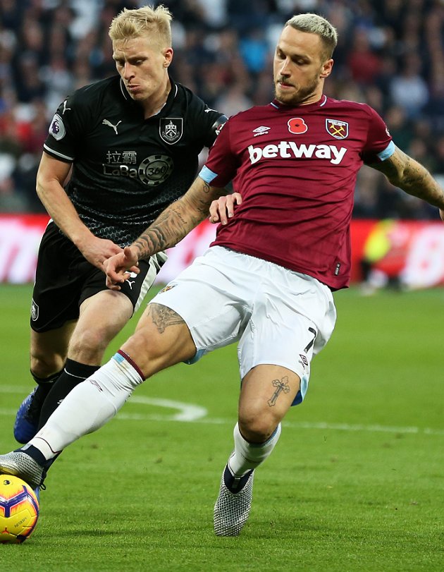 Ex-West Ham coach Pearce says Chelsea target Arnautovic 'a top 4 player'