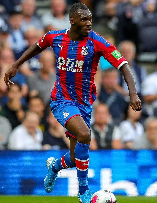​Hodgson takes issue with suggestion Crystal Palace would loan Benteke