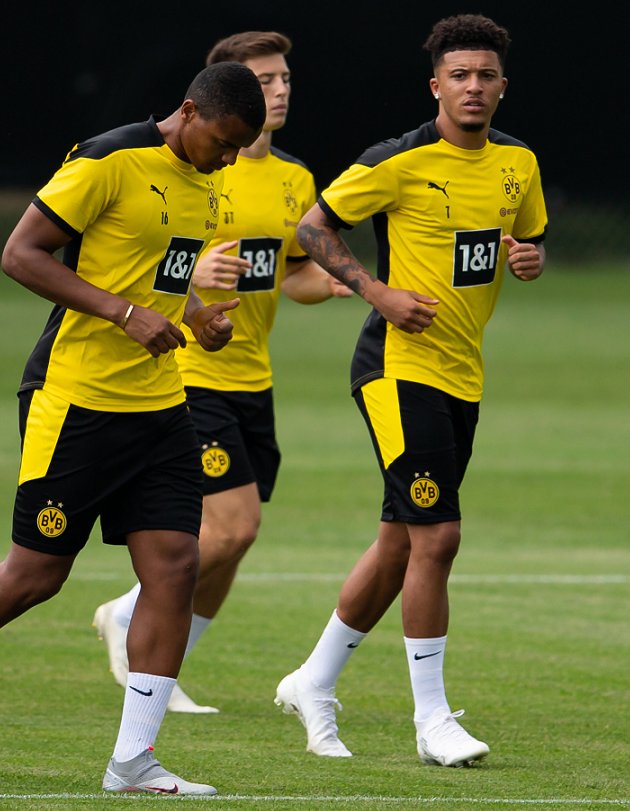 ​Wright urges Man Utd to prioritise defence over Sancho