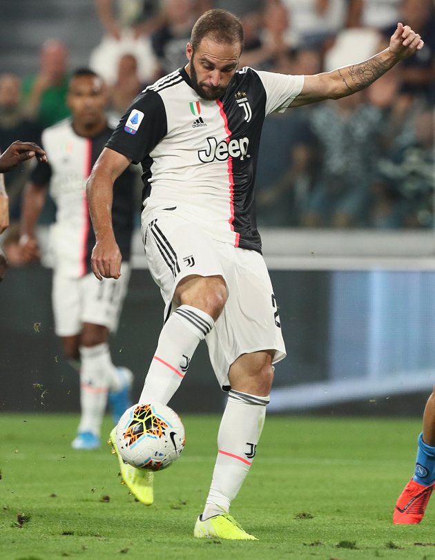 Juventus to seek option on River Plate youngsters in Higuain deal