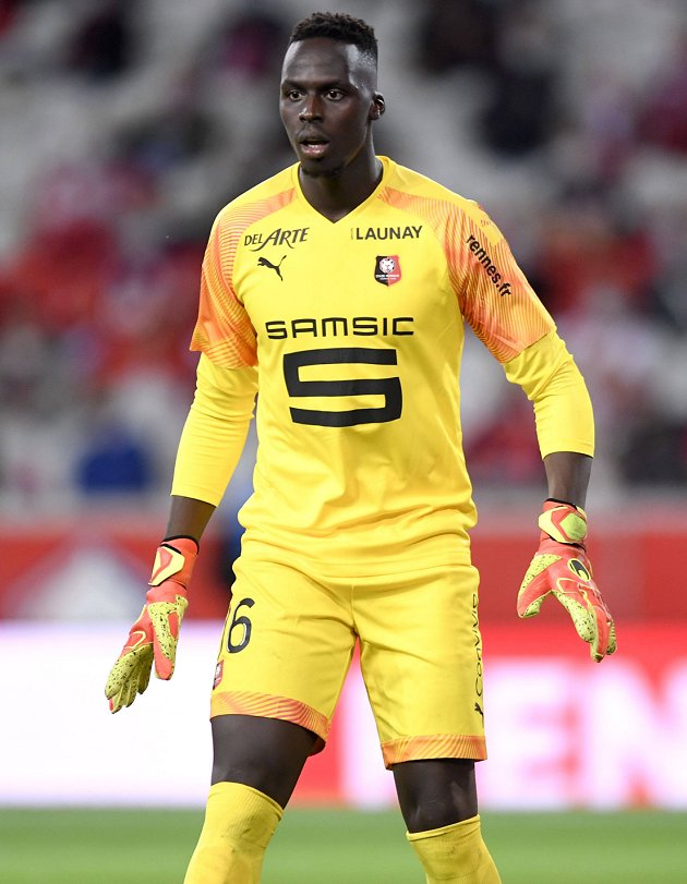 ​Rennes keeper Mendy 'ready and waiting' for Chelsea move