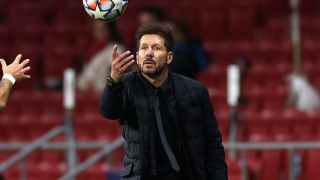 WATCH: Simeone ran gauntlet of bottles launched by angry Man Utd fans
