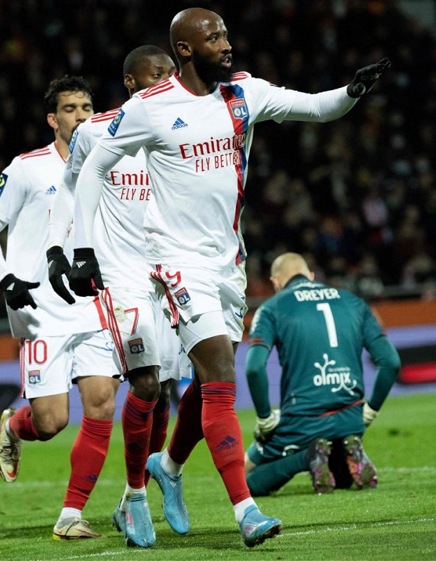 Southampton lodge bid for Olympique Lyon striker Moussa Dembele