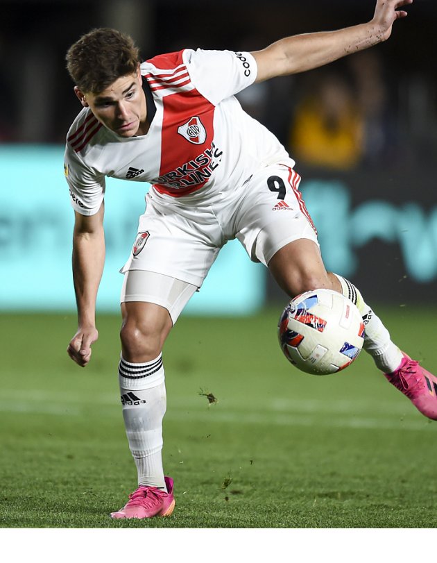 Man City targeting River Plate striker Julian Alvarez