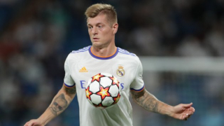 Real Madrid midfielder Kroos yet to respond to new contract offer