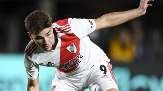 Mentor backing 'Man Utd or Real Madrid' for River Plate striker Julian Alvarez