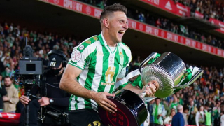 Joaquin signs new Real Betis deal