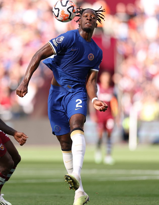 Chelsea defender Disasi wins big praise for Man City performance
