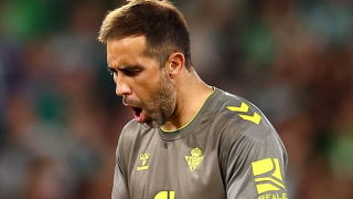 Real Betis goalkeeper Claudio Bravo: I had offers to leave, but...
